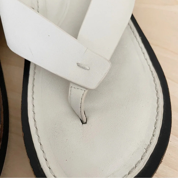 Rag & Bone Parker Leather Thong Sandals Ecru Antique White Sz 37.5 US 7.5 - Picture 4 of 9